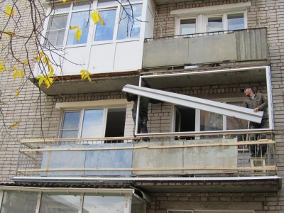 Особенности выбора перегородок для совместного балкона